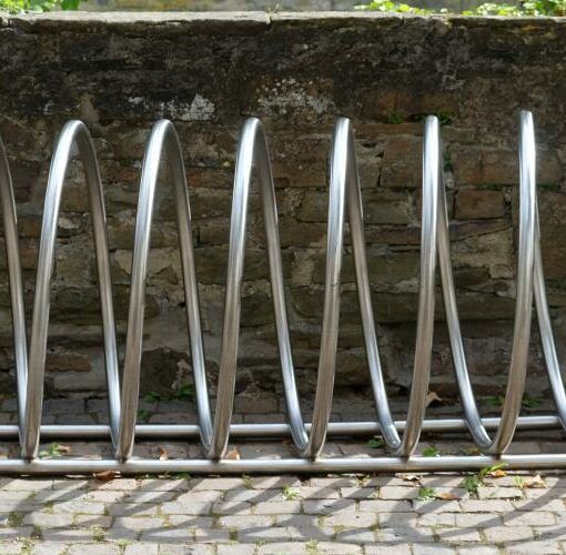 Zu sehen ist Bild 1 zum Beitrag mit dem Thema: Fahrradhalter freistehend: Empfehlungen & Tipps